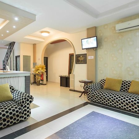 Oyo 663 Hotel Sejati Balikpapan  Exterior foto